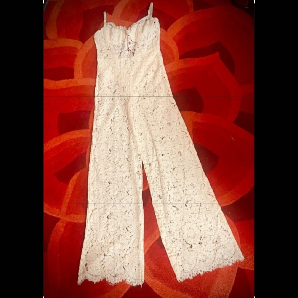 FASIONNOVA Chic Lace Offwhite Jumpsuit. Spaghetti Strap. Size: S. Like New!